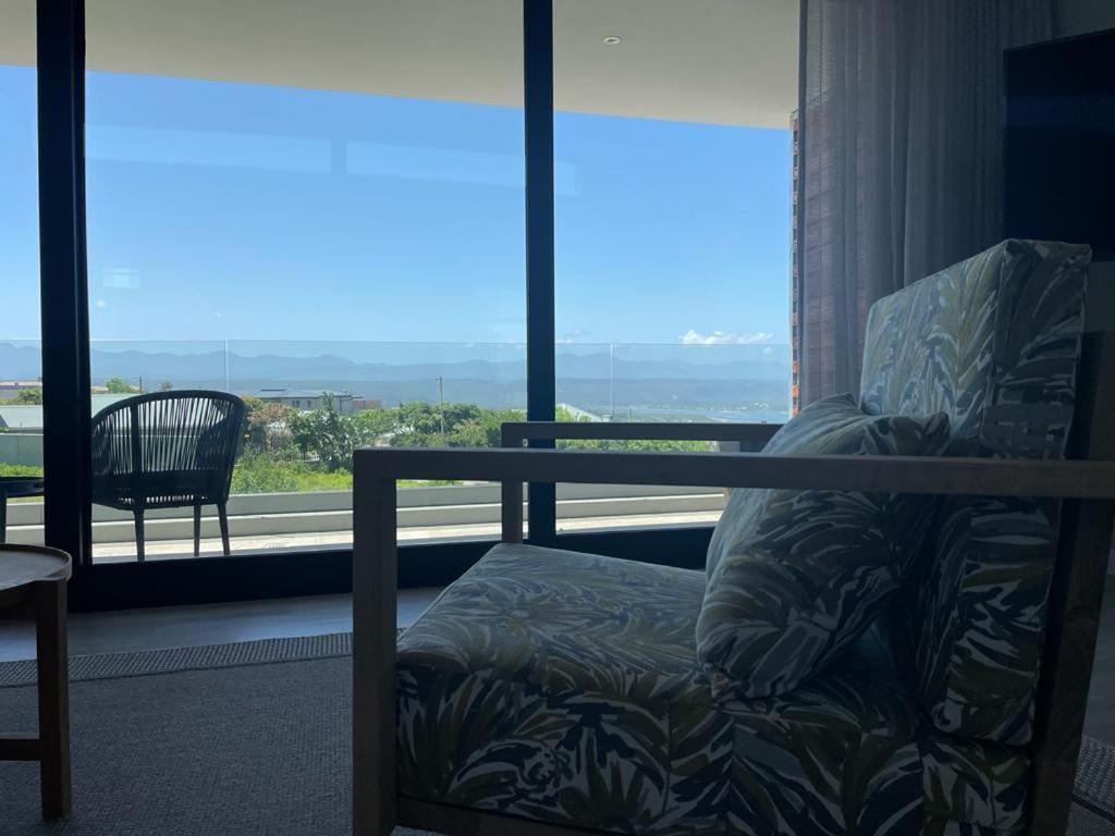 Hilltop Bayview Luxury Apartments Plettenbergbaai Buitenkant foto