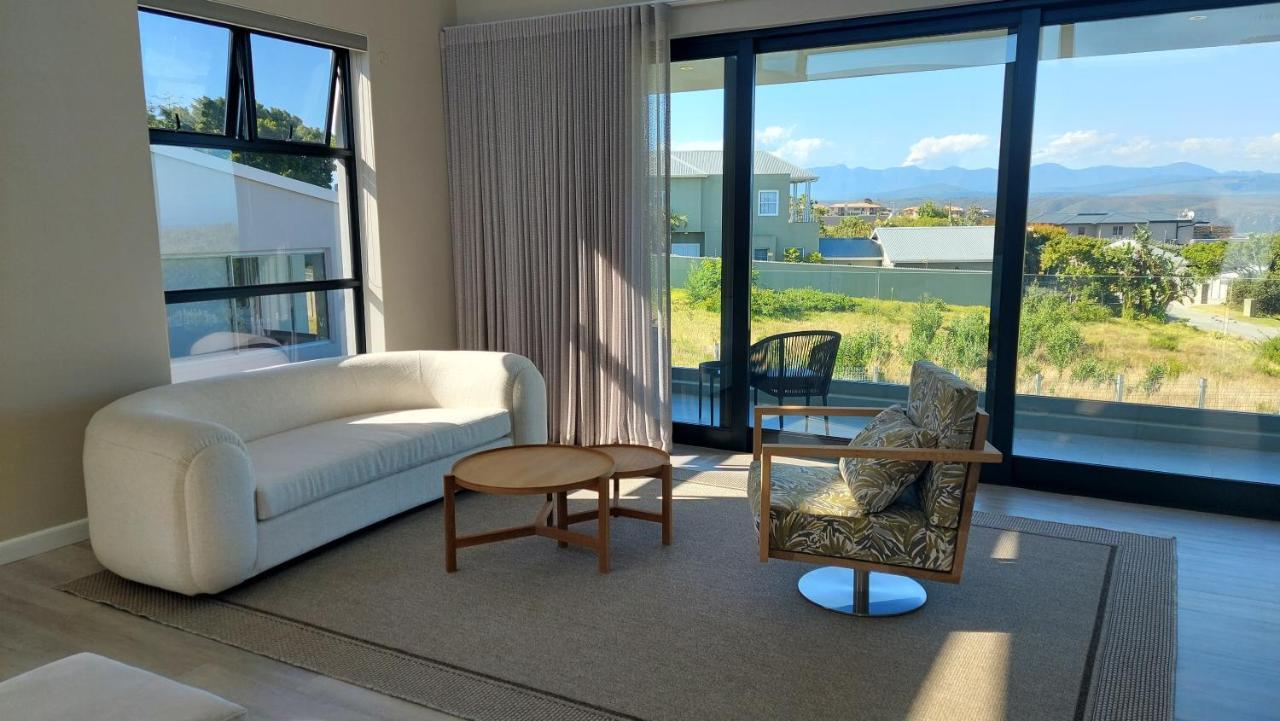 Hilltop Bayview Luxury Apartments Plettenbergbaai Buitenkant foto