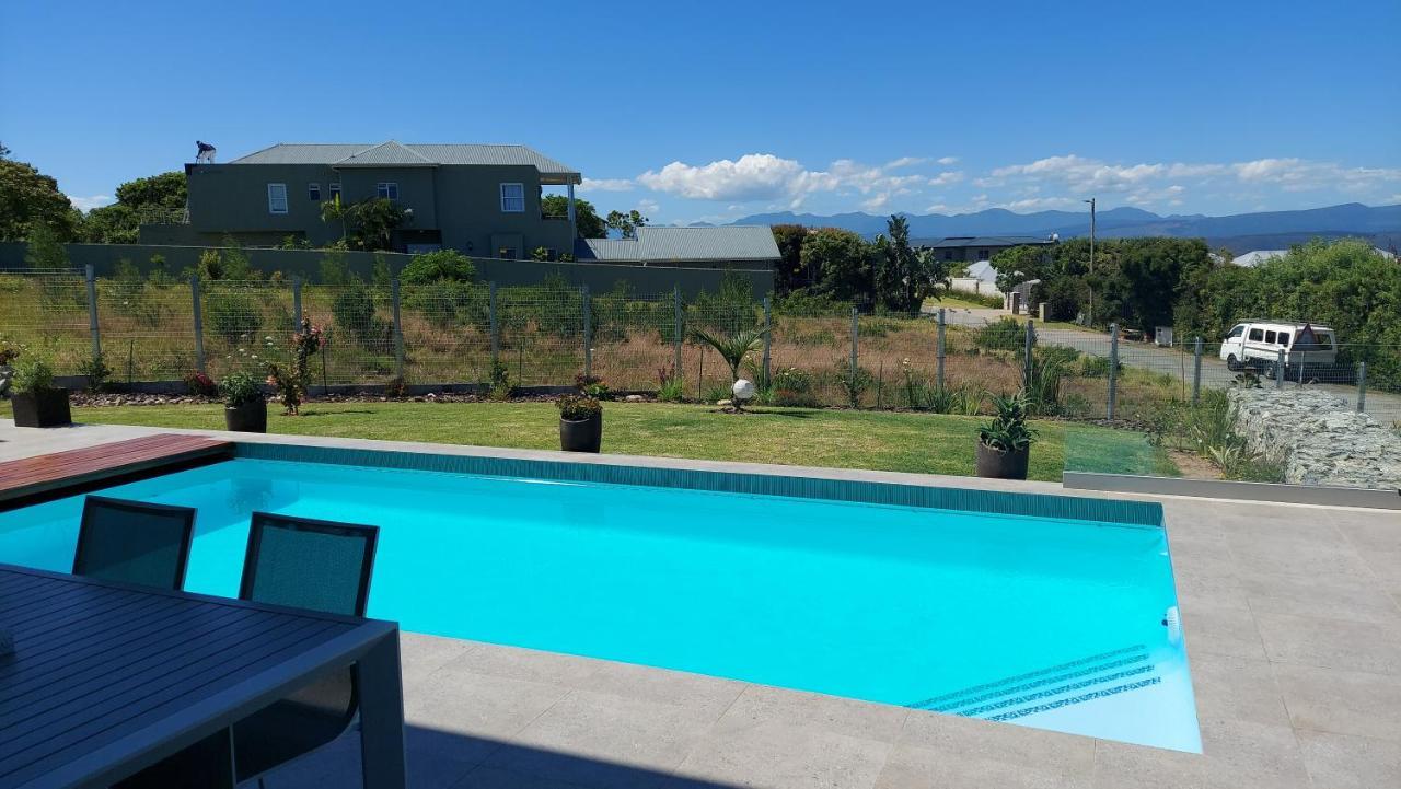 Hilltop Bayview Luxury Apartments Plettenbergbaai Buitenkant foto