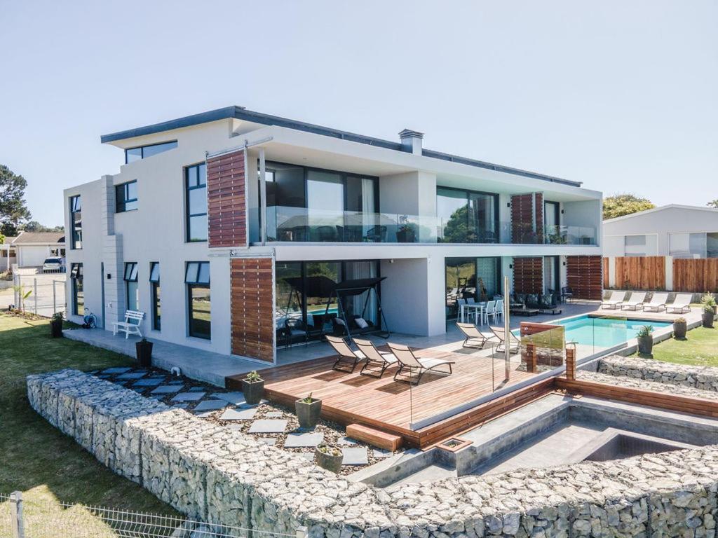 Hilltop Bayview Luxury Apartments Plettenbergbaai Buitenkant foto