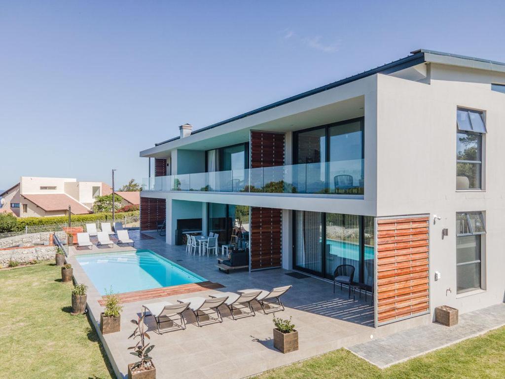 Hilltop Bayview Luxury Apartments Plettenbergbaai Buitenkant foto