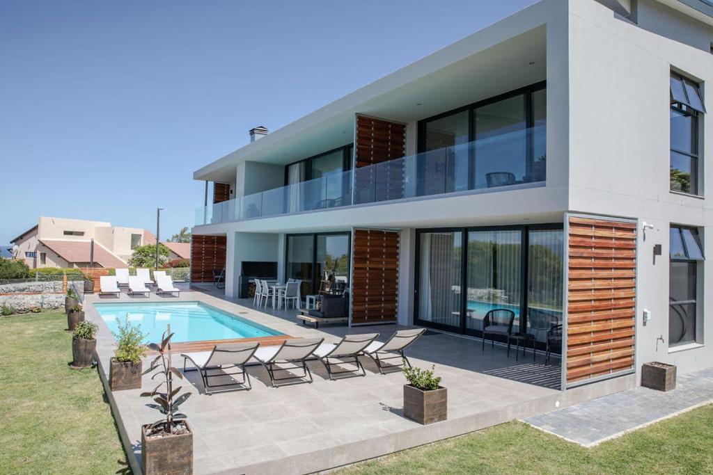 Hilltop Bayview Luxury Apartments Plettenbergbaai Buitenkant foto