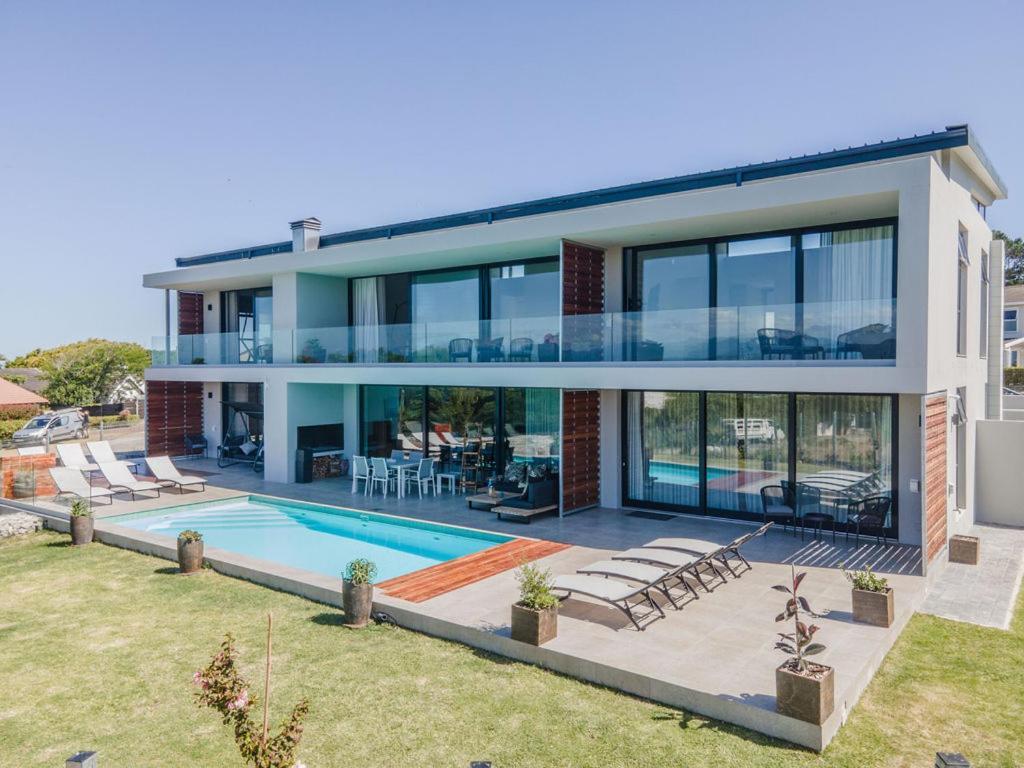 Hilltop Bayview Luxury Apartments Plettenbergbaai Buitenkant foto