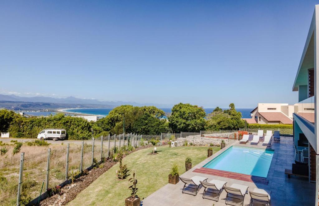 Hilltop Bayview Luxury Apartments Plettenbergbaai Buitenkant foto