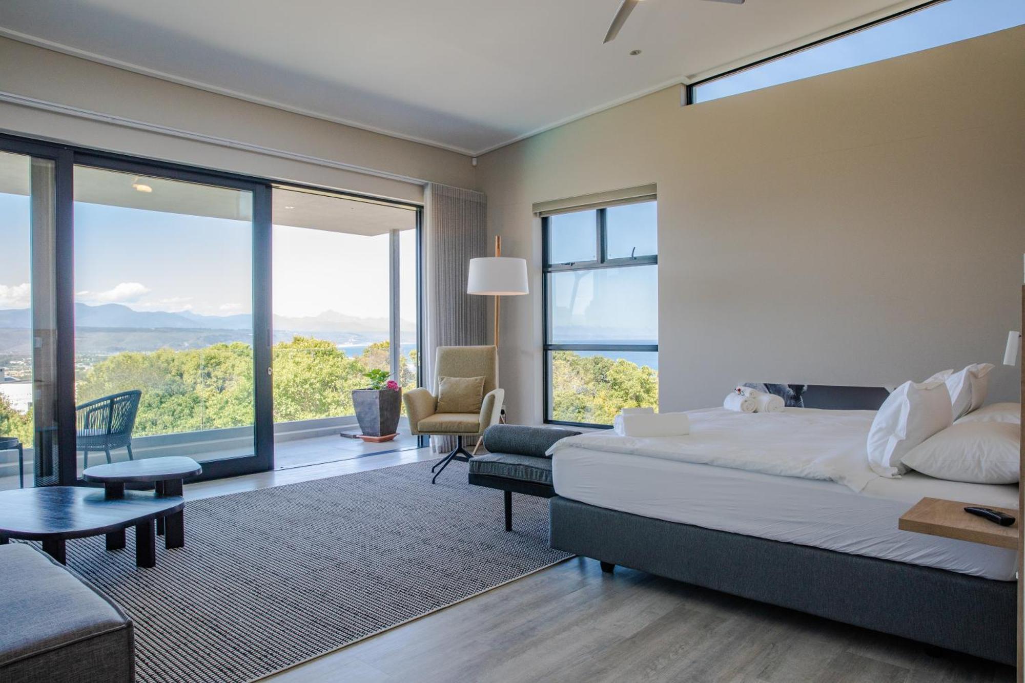 Hilltop Bayview Luxury Apartments Plettenbergbaai Buitenkant foto