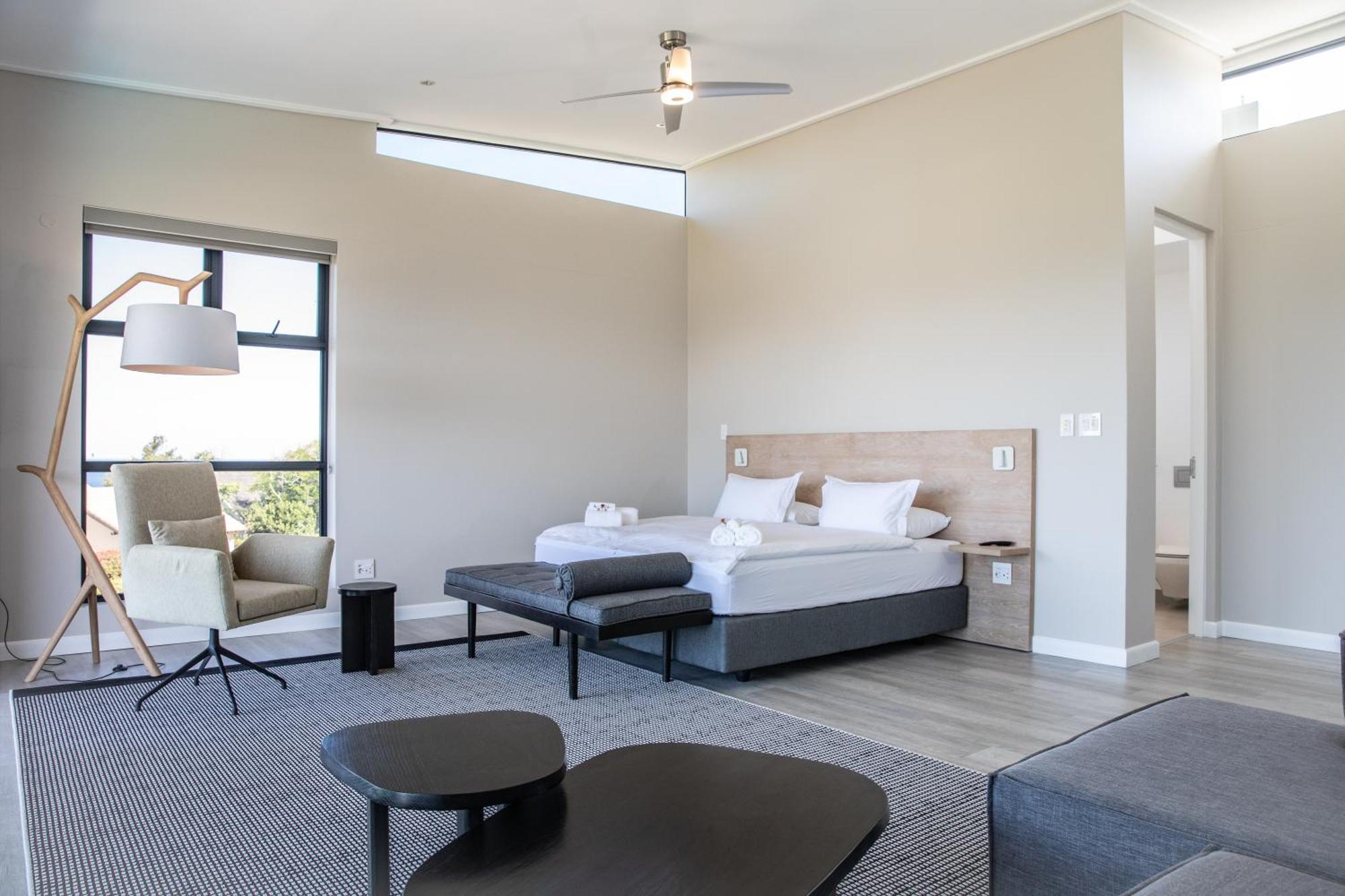 Hilltop Bayview Luxury Apartments Plettenbergbaai Buitenkant foto