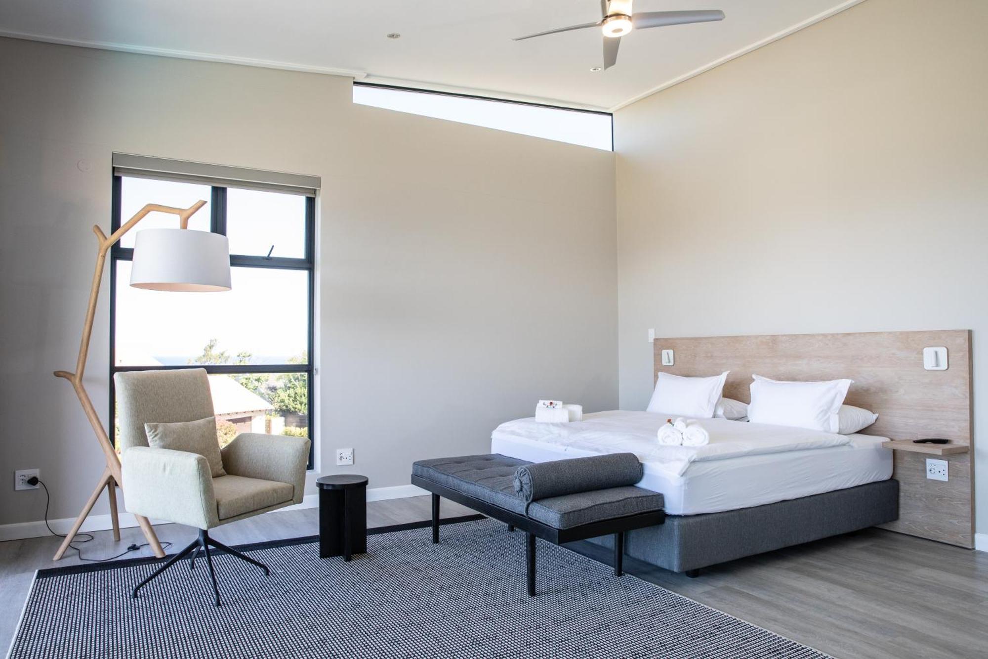 Hilltop Bayview Luxury Apartments Plettenbergbaai Buitenkant foto