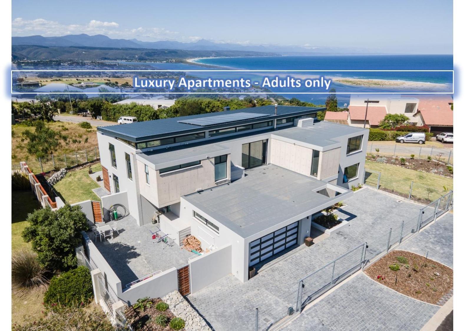 Hilltop Bayview Luxury Apartments Plettenbergbaai Buitenkant foto