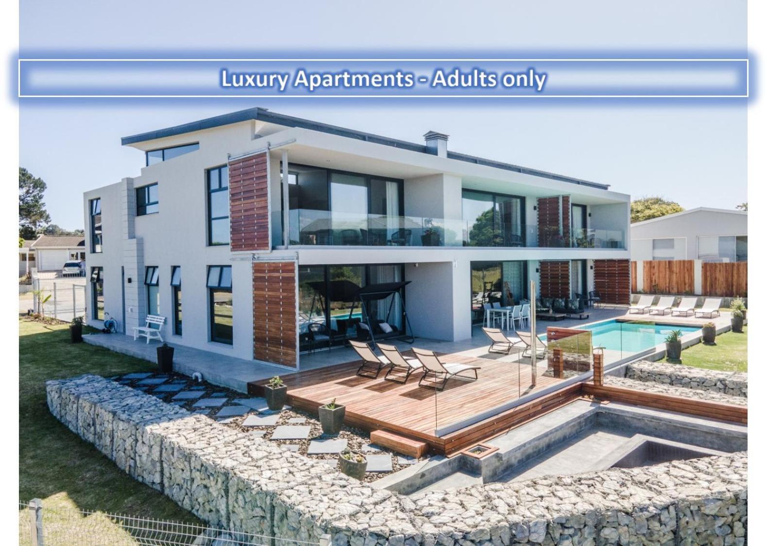 Hilltop Bayview Luxury Apartments Plettenbergbaai Buitenkant foto